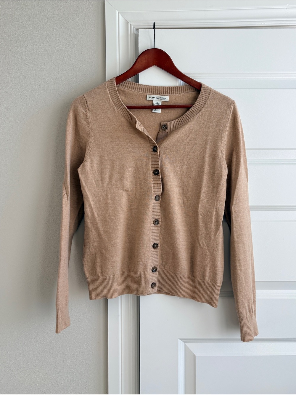 Banana Republic Extra Fine Merino Wool Cardigan Camel M tan brown
